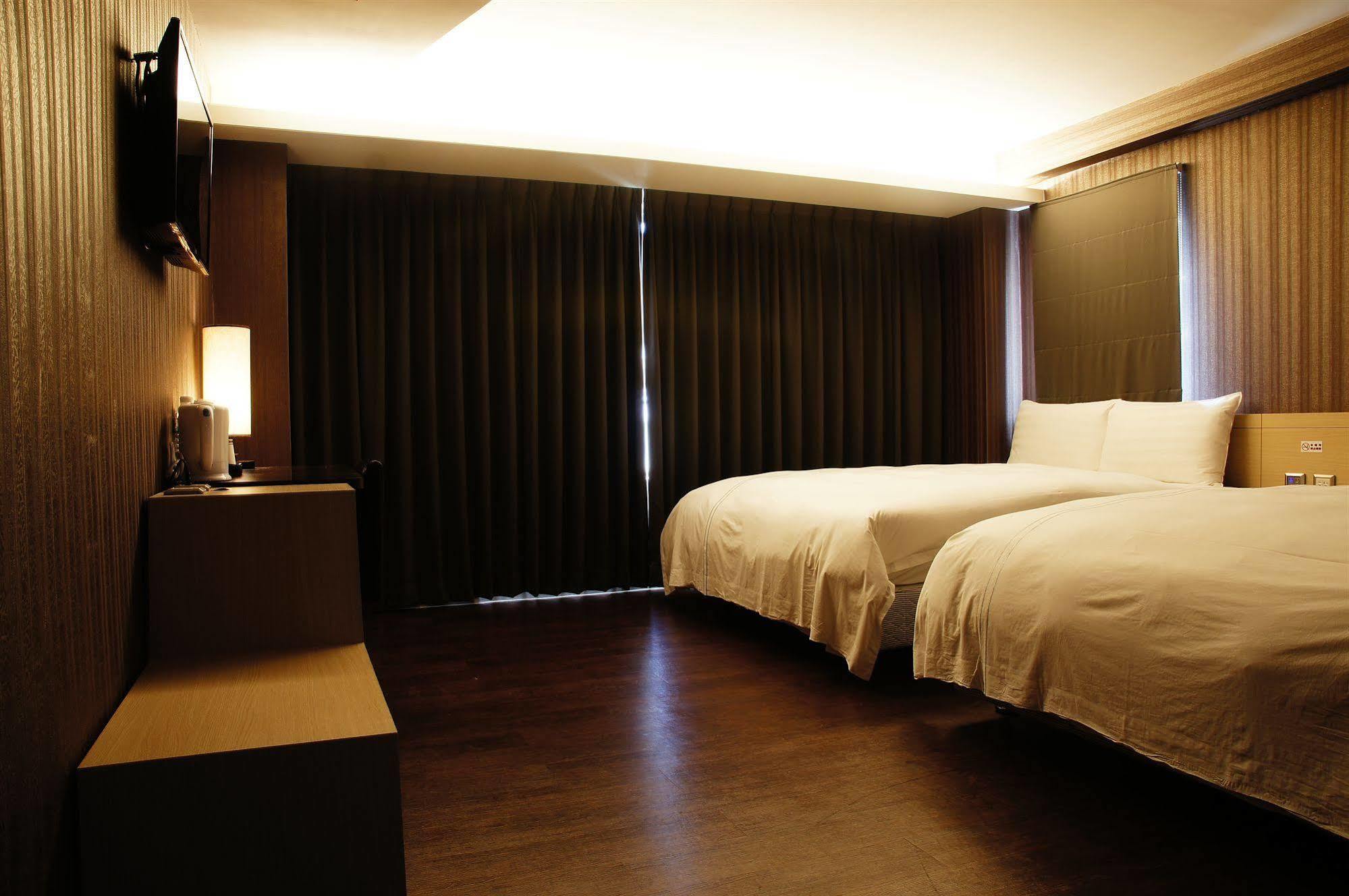 Talmud Business Hotel - Zhongshan Taichung Exterior foto